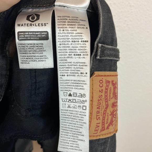 Levis Black Jean High Rise Shorts Size 30 - Picture 7 of 7